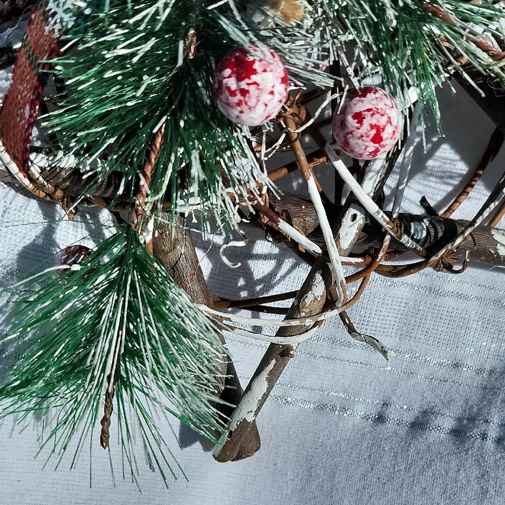 Rustic Holiday Star Wreath with Pinecones and Greenery